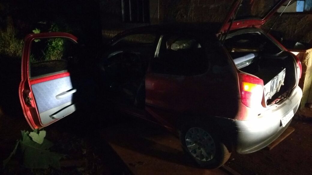 Veículo que teria sido utilizado no homicídio que vitimou Leandro Moreira da Silva