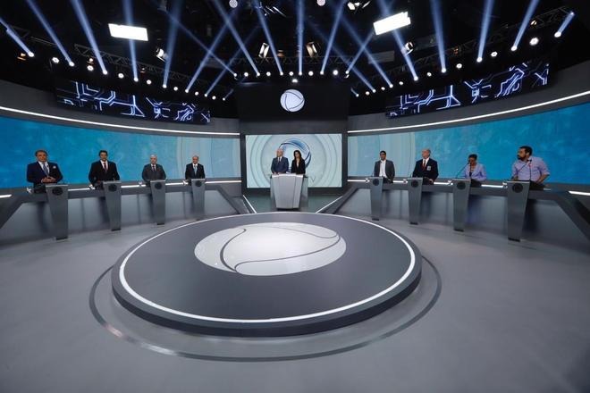 Candidatos à Presidência expõem seus planos em debate Oito candidatos participaram do debate presidencial. Edu Garcia/R7