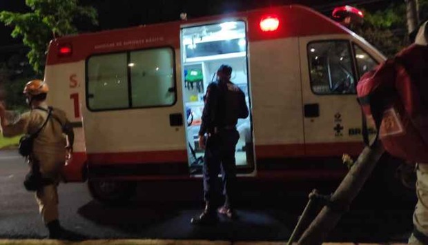 A queda da vítima foi amortecida pela estrutura de zinco que fica na cobertura da fachada do hotel. Cleber Rabelo/Midiamax