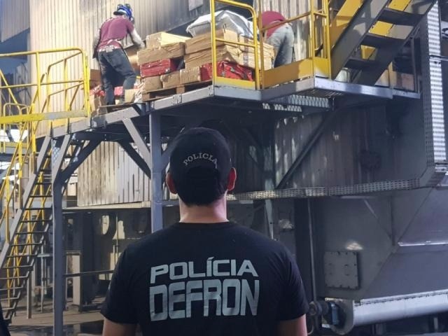 Mais de 9,6 toneladas de drogas apreendidas em apenas 3 meses são incineradas em Dourados (Foto: Divulgação/Defron)