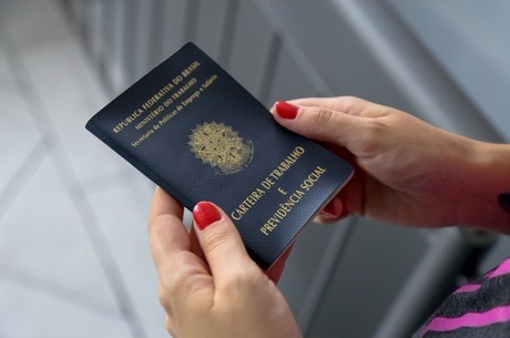 Novo texto da reforma mantém idade mínima para homens e mulheres Novo texto da reforma mantém idade mínima para homens e mulheres