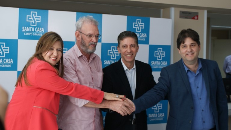 Assinatura de aditivo viabiliza o funcionamento da Unidade do Trauma Assinatura de aditivo viabiliza o funcionamento da Unidade do Trauma