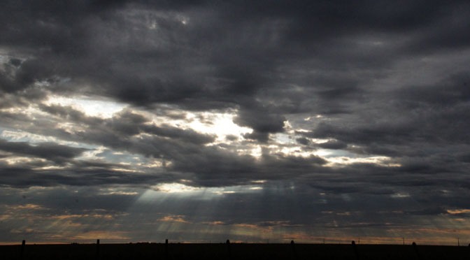 Quinta-feira de sol encoberto e possibilidade de chuva forte em algumas regiões Quinta-feira de sol encoberto e possibilidade de chuva forte em algumas regiões