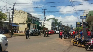 Bangue-bangue na região central de Pedro Juan deixa feridos Atentado ocorreu na manhã desta quarta-feira - Fotos: Ligado na Redação