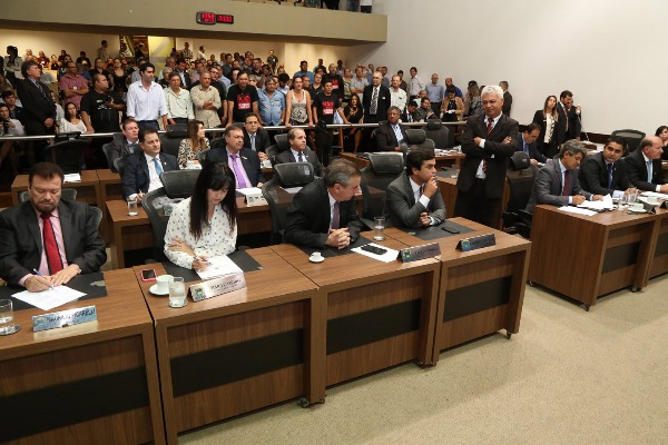 Proposta que altera previdência e aumenta a contribuição dos servidores estaduais foi aprovada por 15x4. Foto: Victor Chileno
