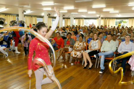 Mães da Capital são homenageadas em tarde de festa no CCI Vovó Ziza Foto:Gerson Walber
