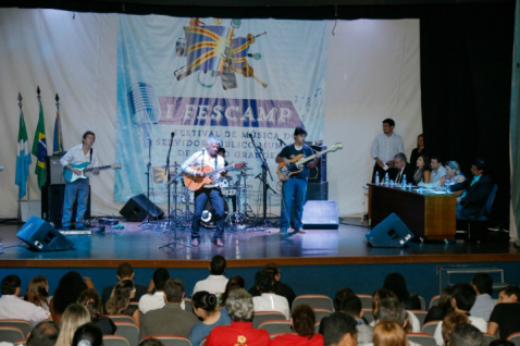 Festival de Música do Servidor Municipal tem início e conta com torcida de plateia animada Foto:Gerson Walber