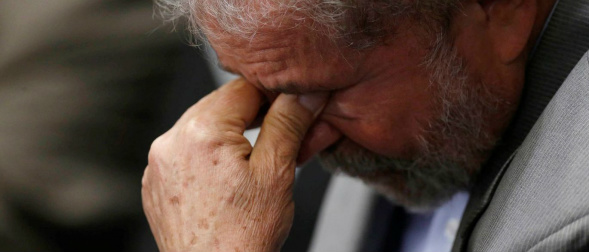 Decisão do STF pode aproximar prisão de Lula, diz colunista © REUTERS/Ueslei Marcelino