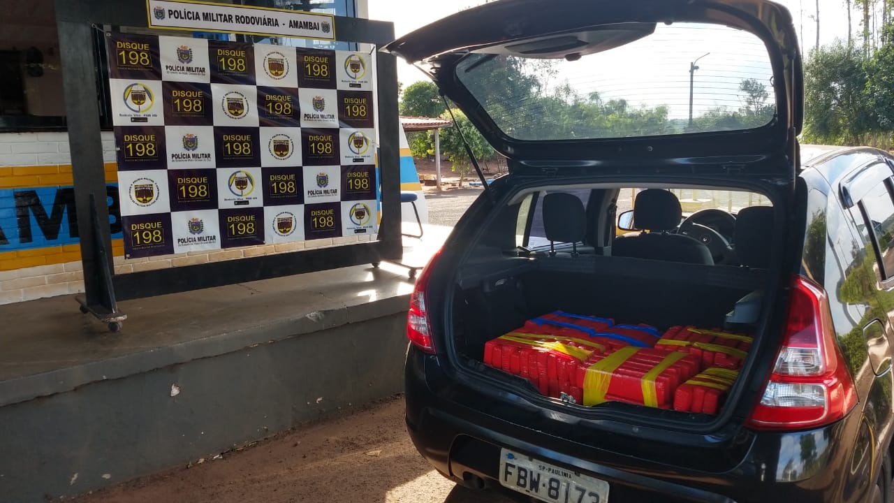 Traficante é flagrado em rodovia com 100 quilos de maconha Traficante é flagrado em rodovia com 100 quilos de maconha