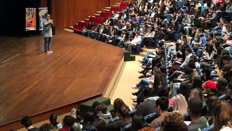 Prefeitura abre inscrições para o curso EAD em Gestão de Finanças para jovens Prefeitura abre inscrições para o curso EAD em Gestão de Finanças para jovens