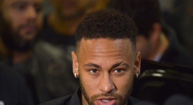 Justiça aceita pedido para estender investigação contra Neymar Neymar está sendo acusado de estupro por Najila Trindade
Lucas Landau/Reuters