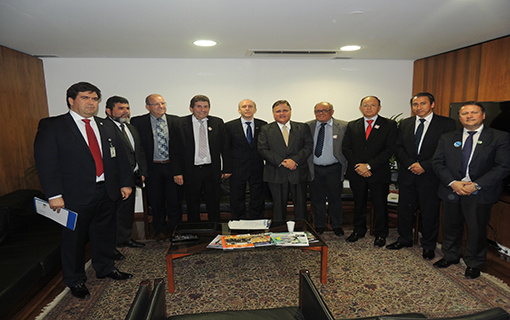 Movimento municipalista encerra mobilização com visitas a ministros Movimento municipalista encerra mobilização com visitas a ministros