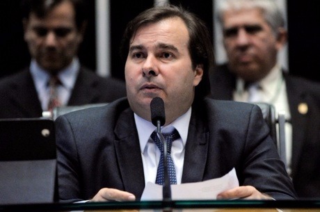 Maia diz que cenário para aprovar nova Previdência 'não é fácil'