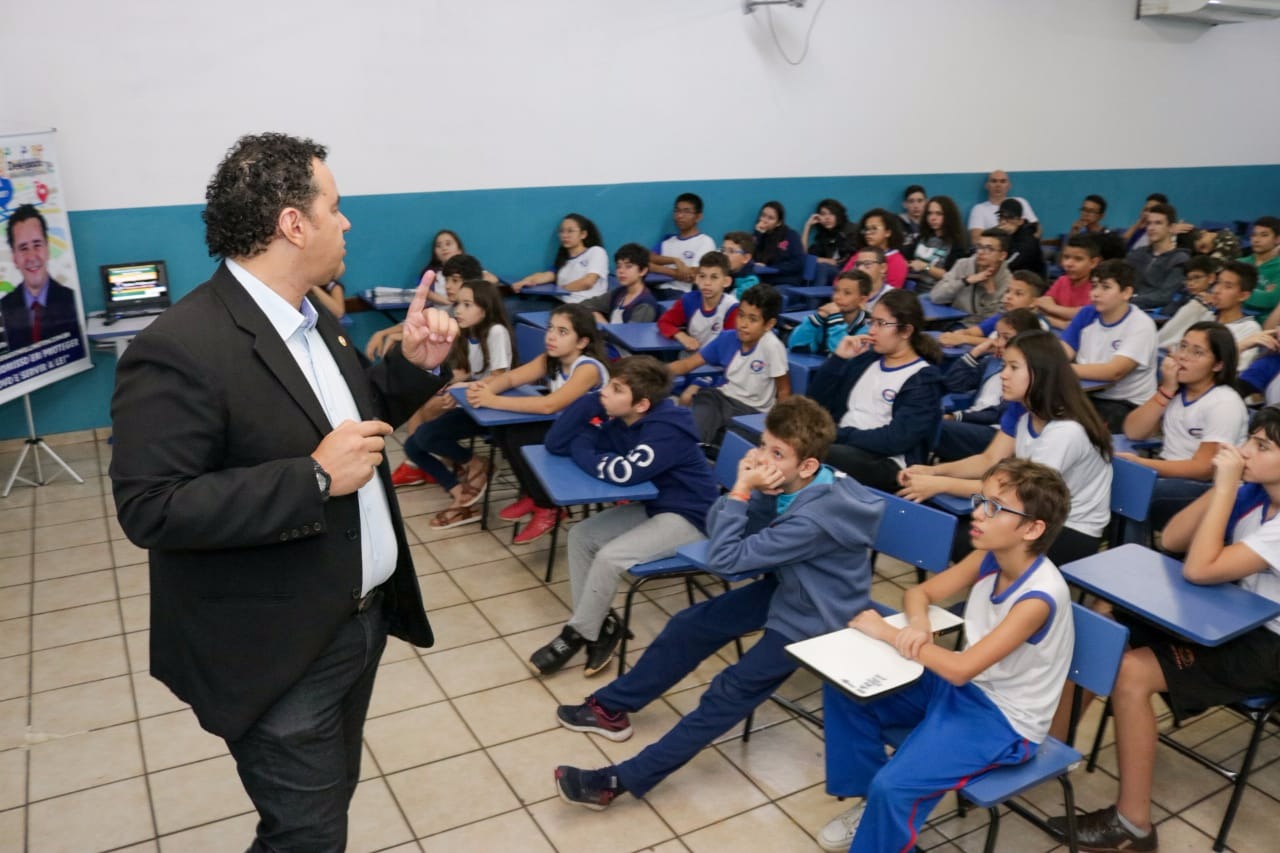 Lei prevê capacitação da comunidade escolar para lidar com situações de emergência Divulgação