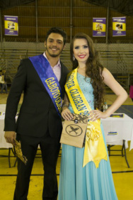Abertura da 21ª Oligran conta a História de Dourados Murilo Almeida, acadêmico de Educação Física diurno, e Thaís Artuzi, acadêmica de Direito diurno, foram escolhidos Garota e Garoto Oligran 2015