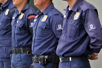 Vereadores votam hoje projeto que muda nome de guardas para policiais Vereadores votam hoje projeto que muda nome de guardas para policiais