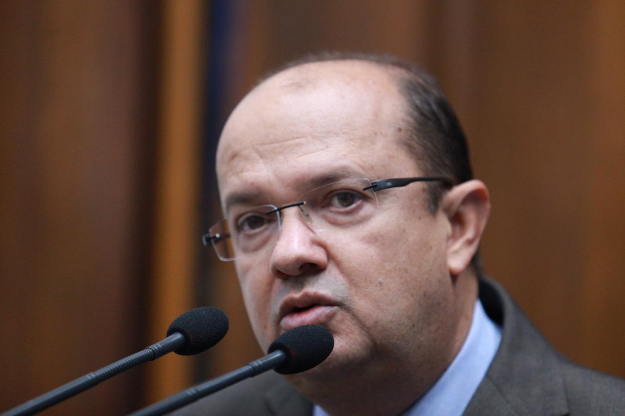 Barbosinha crítica PEC que pode reduzir salários de servidores