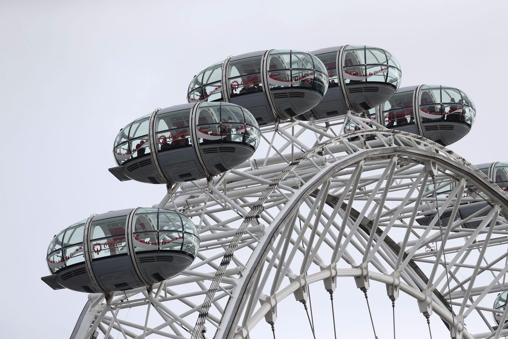 Turistas dentro de cápsulas da London Eye (Foto: Jonathan Brady/PA via AP)