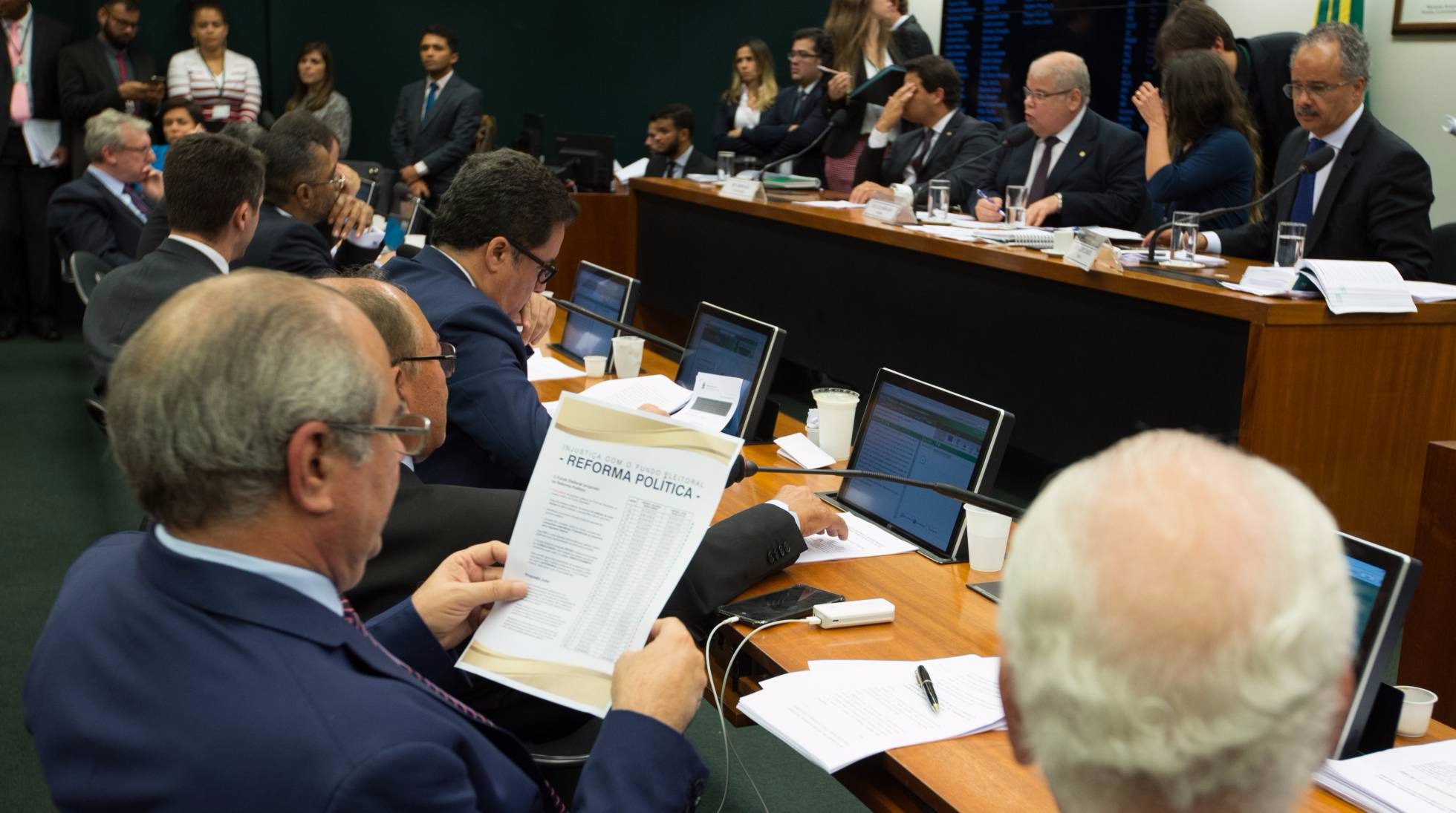 Deputados na comissão que discute a reforma política. LULA MARQUES AG.-  PT