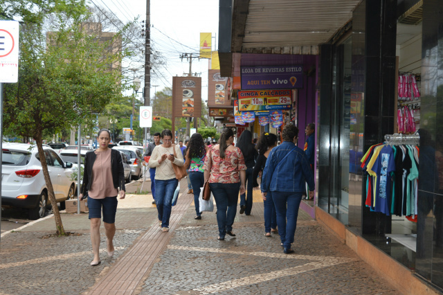 Feriadão terá "pontes" e comércio aberto; confira o abre e fecha Comércio contará com horários especiais na próxima semana- Foto: Gizele Almeida