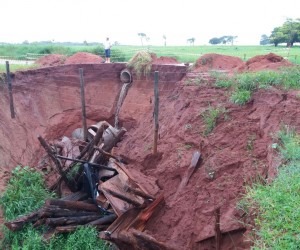 Rodovias castigadas pelas chuvas começam a receber reparos Pista na MS-386 está interditada - DEFESA CIVIL