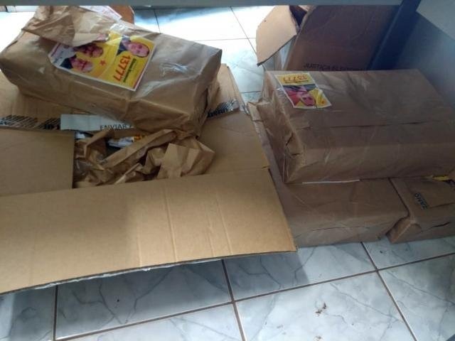 PF apreende material de campanha de Lula em Campo Grande e mais outras 4 cidades Santinhos dos candidatos do PT, apreendidos no dia 28 de setembro, por informar Lula como candidato à presidência (Divulgação/MPE)