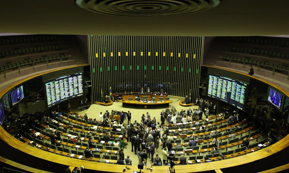 Parlamentares discutem possível suspensão de atividades devido coronavírus Fabio Rodrigues Pozzebom/Agência Brasil