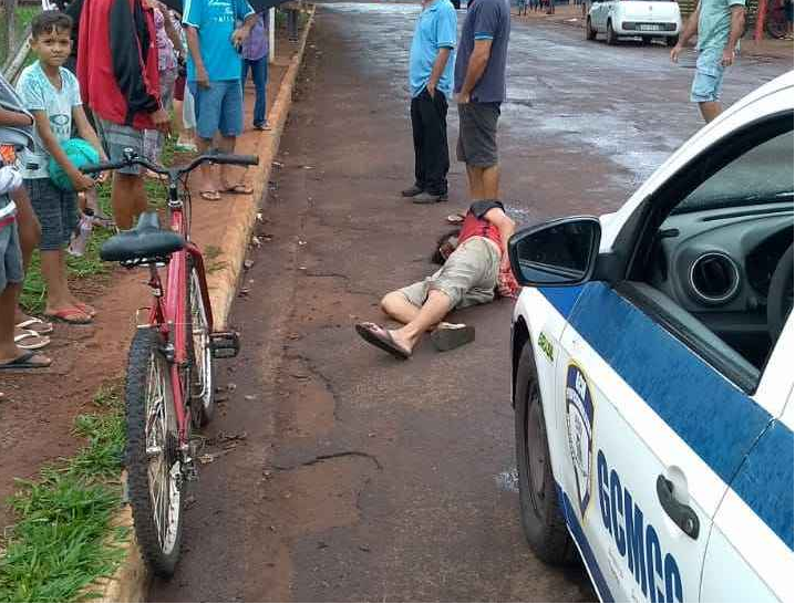 Homem foi detido e amarrado por populares. Foto: Divulgação