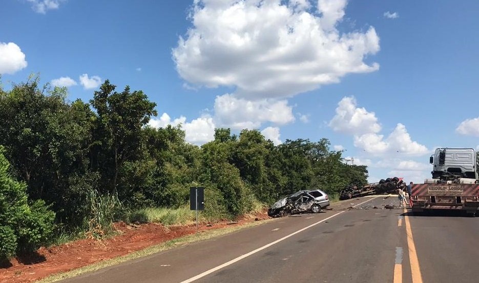 Colisão frontal entre carreta e veículo de passeio deixa um morto na BR-163 Rones Cezar/Alvorada Informa