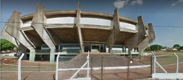 Empresa abandona reforma do Guanandizão Divulgação