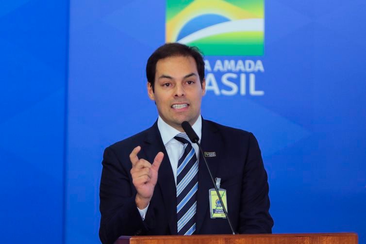 Empresas poderão abrir filiais em outros estados instantaneamente Secretário especial de Desburocratização, Paulo Uebel, disse que o governo está comprometido em usar a tecnologia para reduzir a burocracia - Arquivo/Agência Brasil