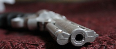 Homem é morto com 31 tiros e arrastado pela rua após rumores de estupro