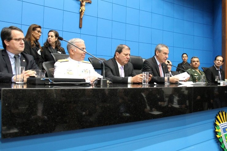 Ex-governadores recebem homenagem da ALMS em Sessão Solene Wagner Guimarães