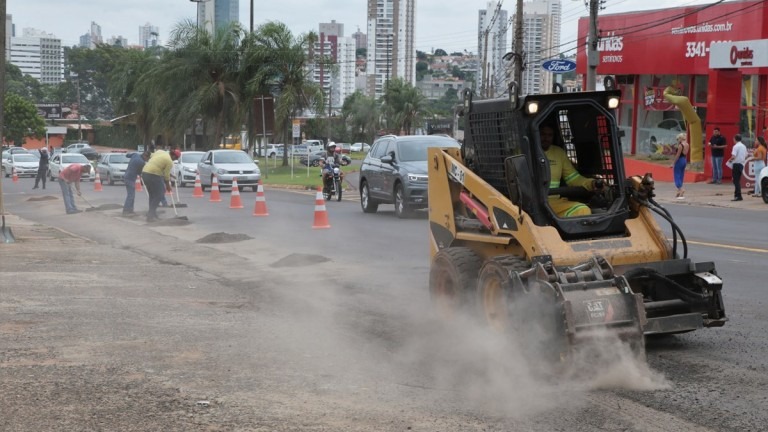 Obras na rotatória da Zahran deve ser concluída até o Natal Denilson Secreta