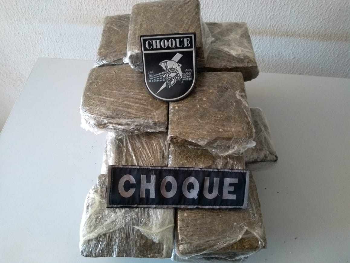 Polícia descobre que homem armazenava drogas em sua mochila Foto: Divulgação