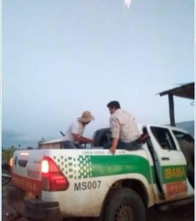 Indígenas usaram caminhonete do programa de combate a incêndios do Ibama para ocuparem fazendas em MS - Crédito: (Reprodução/TV Morena)