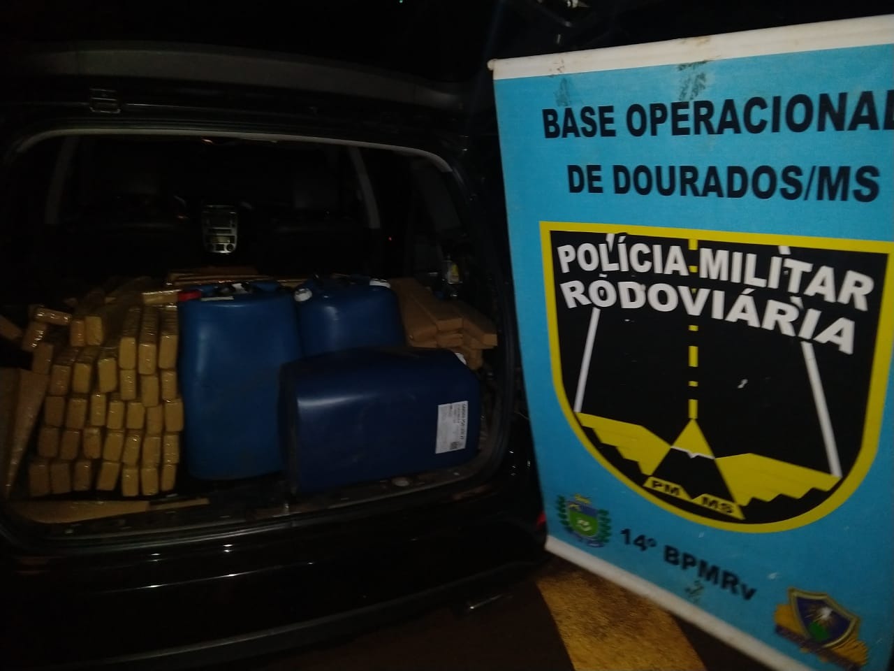 Homem é preso com mais de meia tonelada de maconha em veículo furtado