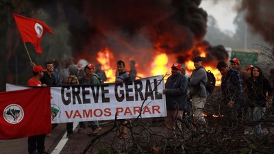 Centrais planejam nova greve geral contra reforma da Previdência © Reuters