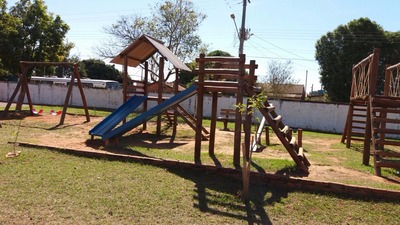 Deputado Amarildo Cruz garante parque infantil para escola de Maracaju