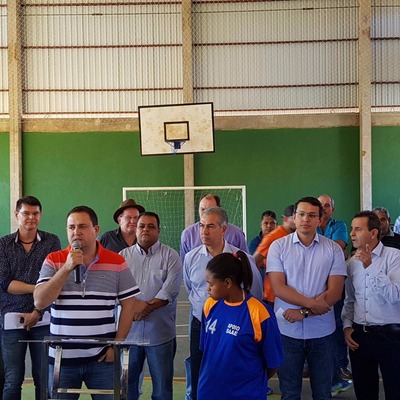 Marcio Fernandes consegue através do Governo do Estado cobertura de quadra em Escola Estadual na Furnas do Dionísio