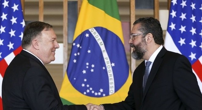 Chanceler Ernesto Araújo testa negativo para coronavírus Araújo participou da comitiva do presidente Jair Bolsonaro que esteve na Flórida. Marcelo Camargo/Agência Brasil