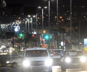 Economia com Lâmpadas de LED foi de 60%, diz prefeito Luminárias foram instaladas na Avenida Eduardo Elias Zahran - Gerson Oliveira