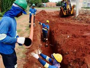Em 9 meses já foram implantados mais de 66,6 mil metros de rede de esgoto. (Foto: Divulgação)