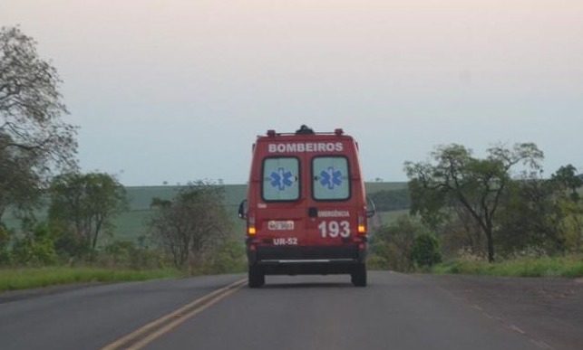 Corpo de Bombeiros atendeu a vítima, com o apoio de uma ambulância municipal / Foto: Jornal da Nova