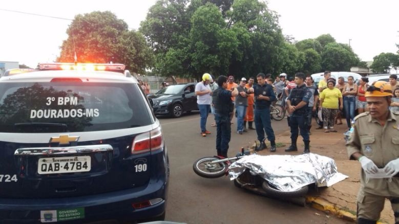 Homem morto ontem em Dourados foi atingido por seis tiros Foto: Osvaldo Duarte