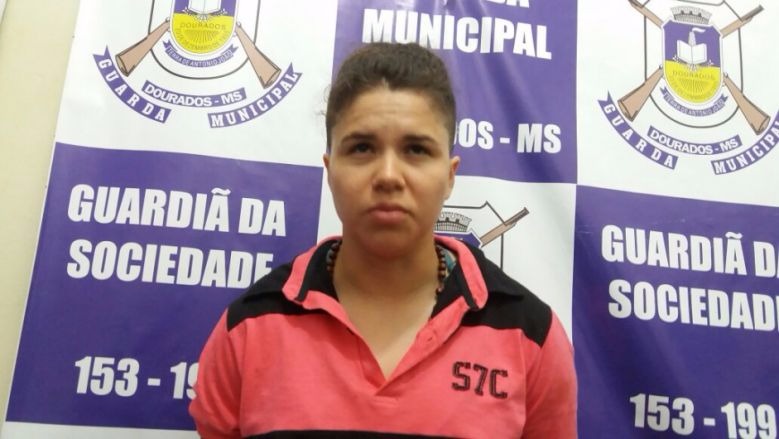 Jovem é presa na rodoviária de Dourados com um quilo de cocaína Juliana Coinete, preso com mais de um quilo de cocaína pura - Foto: Osvado Duarte