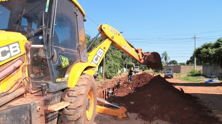 Santa Luzia começa a receber obras de drenagem e pavimentação Santa Luzia começa a receber obras de drenagem e pavimentação