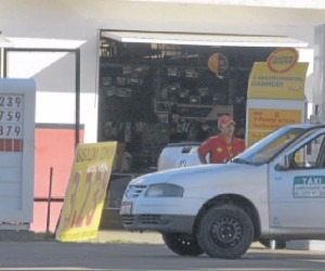 Pauta fiscal muda e preços de combustíveis terão nova queda Concorrência obriga postos da Capital a investirem em promoções para atrair clientela - Paulo Ribas