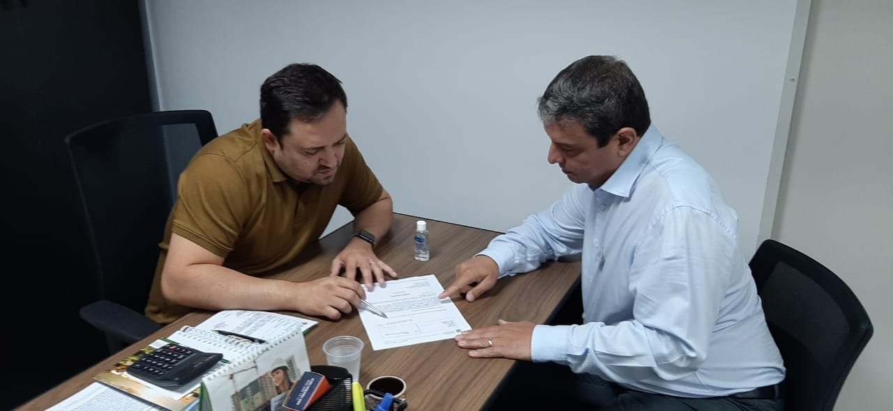 Coronavirus: Marcio Fernandes pede isenção de ICMS para álcool em gel Deputado Marcio Fernandes reunido com o jurídico do mandato