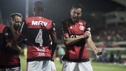 Disputa por Libertadores e para deixar Z-4 movimentará Brasileirão Disputa por Libertadores e para deixar Z-4 movimentará Brasileirão